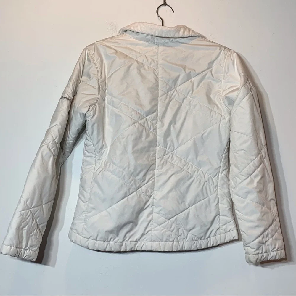 EUC Columbia Sportswear Company White Quilted Coat‎
